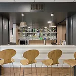Centre Rive Droite Hotell