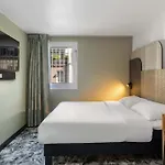 Centre Rive Droite Hotell