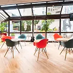 Centre Rive Droite Hotell