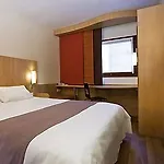 Centre Rive Droite Hotell Rouen