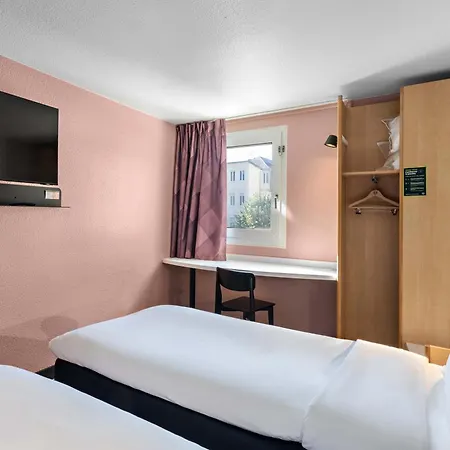Centre Rive Droite Hotel 3*