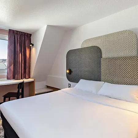 Centre Rive Droite Hotel 3*