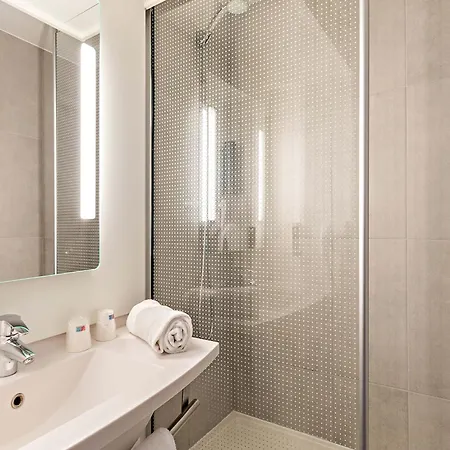Centre Rive Droite Hotell