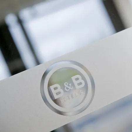 Centre Rive Droite Hotel 3*