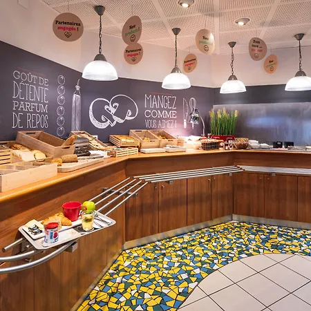 Centre Rive Droite Hotel