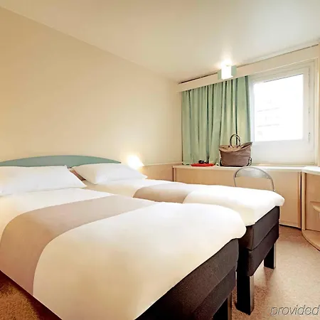 Centre Rive Droite Szálloda 3*