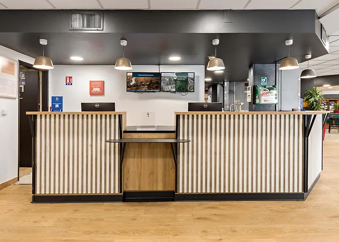 Centre Rive Droite 酒店