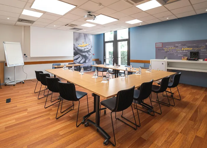 Centre Rive Droite 3* 鲁昂